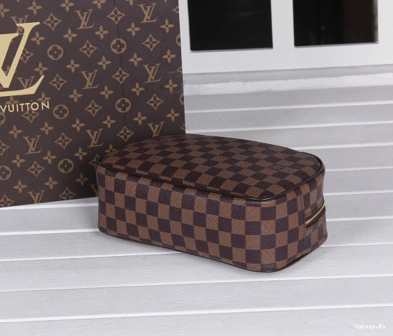 TOILETRY VUITTON BAG LOUIS 0120
